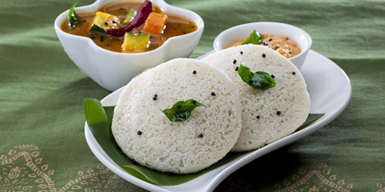 idli served with sambar