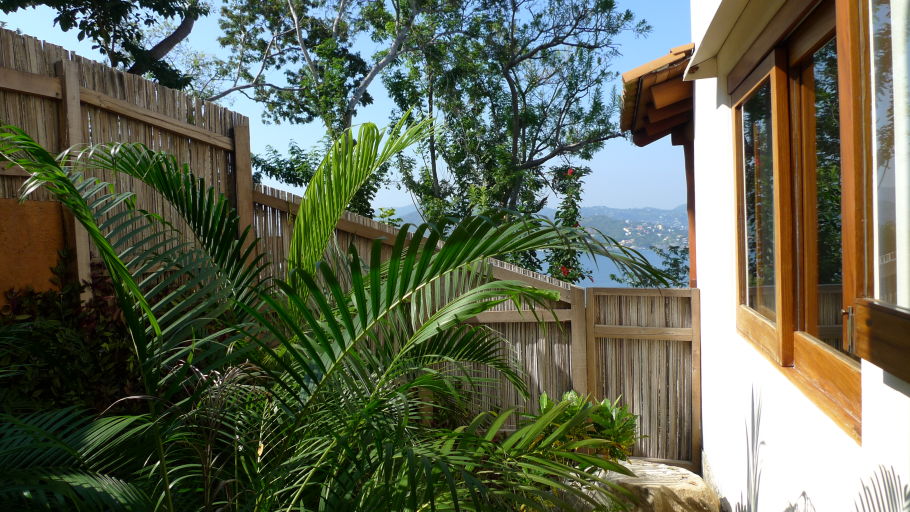 Casa Solana Zihuatanejo Ceiba jr suite graden Solana BandB Zihuatanejo Mexico