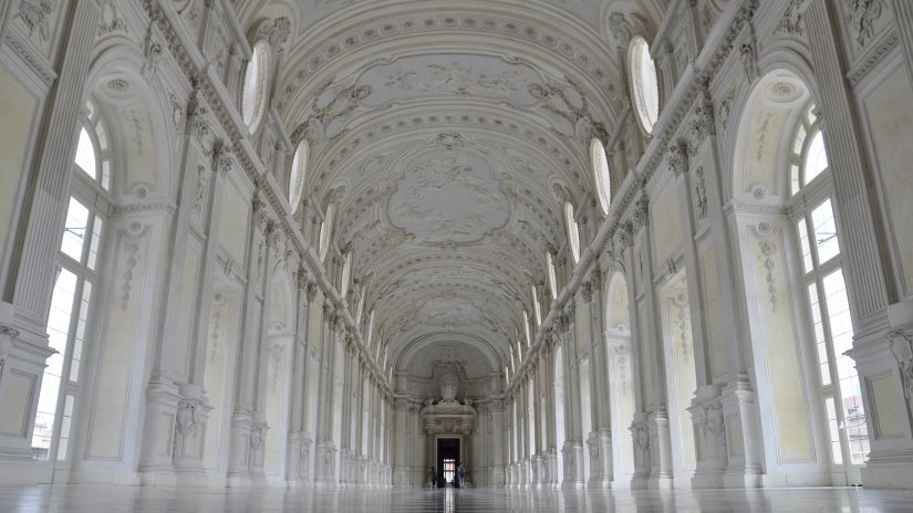 Massive hallway in a palace in Udaipur