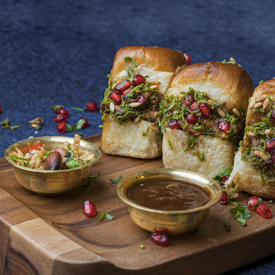 alt-text Mandvi Ki Dabeli Café in Varanasi