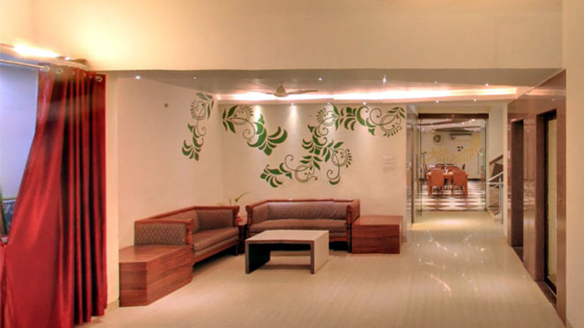 Hotel Vaikunth by Adamo - the sitting space at the reception area of the hotel in Nathdwara 