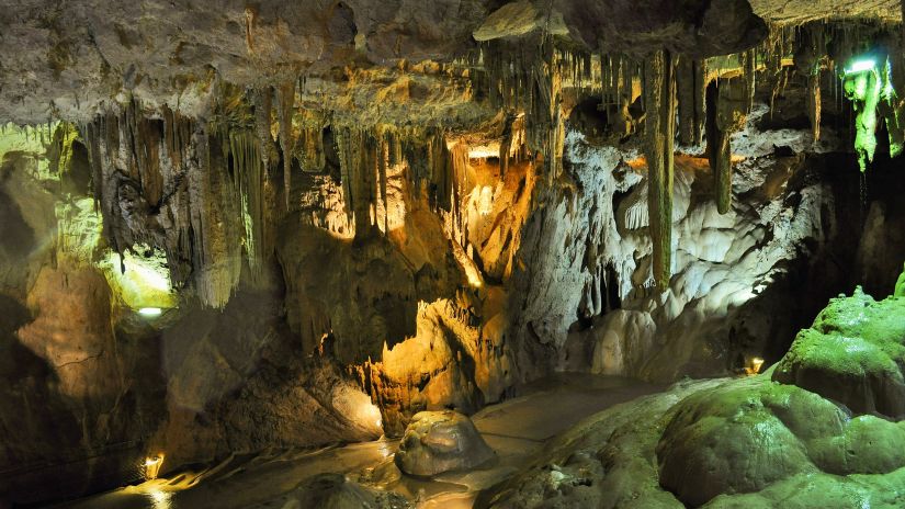 nature-france-rocks-caves-2633