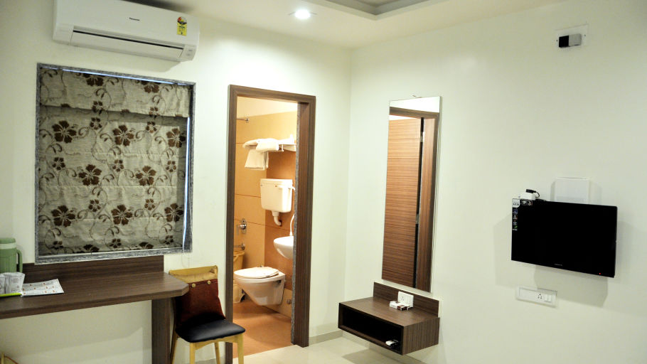 Superior Room Hotel Jyoti - Rajkot Gujrat 4