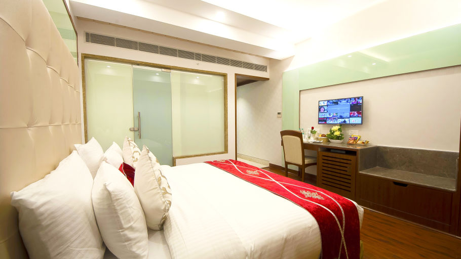 Hotel Swaran Palace, Karol Bagh, New Delhi New Delhi Executive Club Room Hotel Swaran Palace Karol Bagh New Delhi