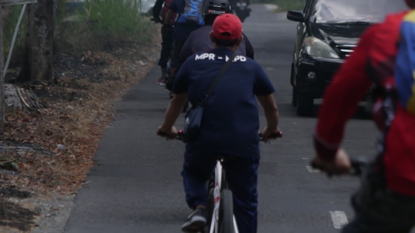 cyclists on tour