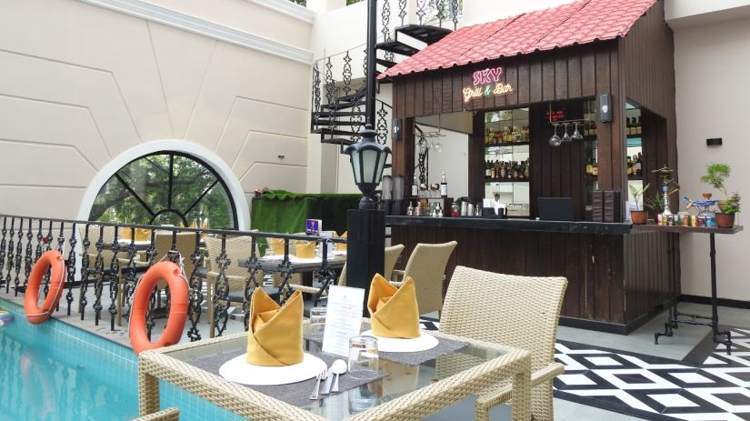 poolside bar - Hotel Polo Towers, Agartala