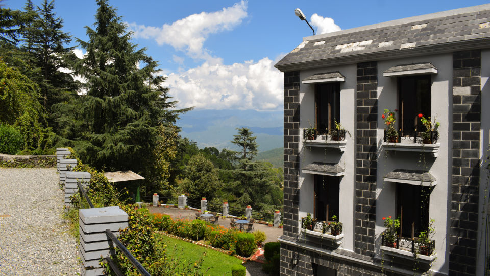 Facade Sun n Snow Inn Hotel Kausani Resorts in Uttarakhand 4