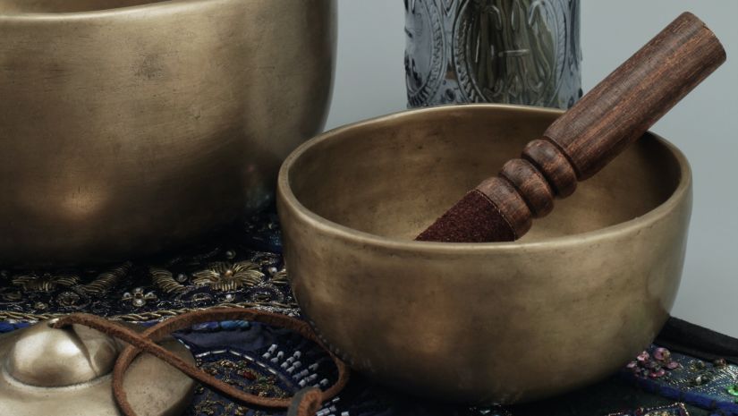 metal bowls used for meditation