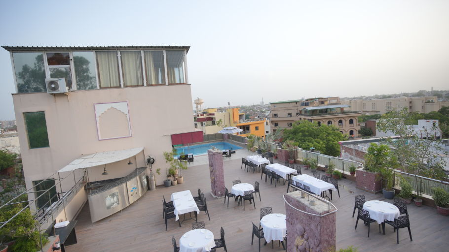 Rooftop Restaurant- Taj Jharokha 2