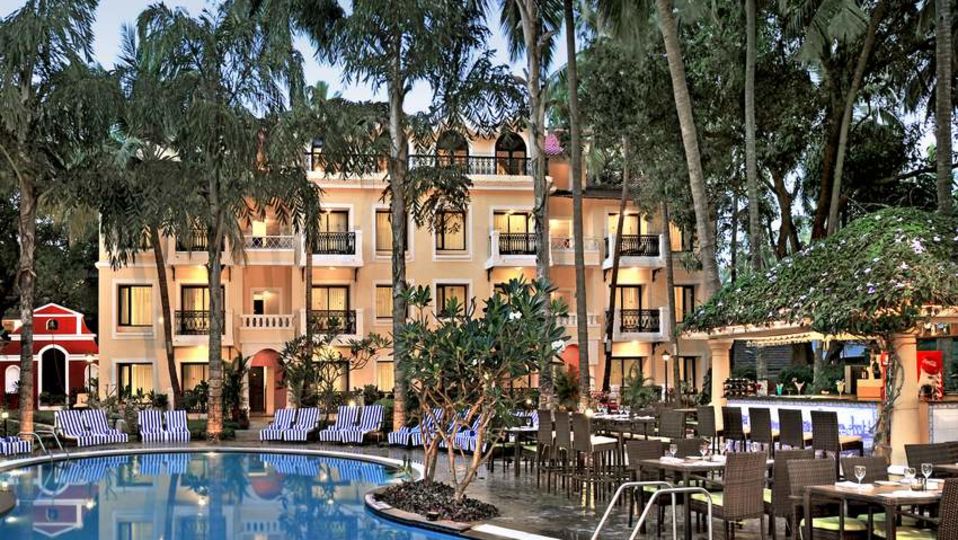 Pool Phoenix Park Inn, Goa - A Carlson Brand Managed by Sarovar Hotels, best resorts in goa 4