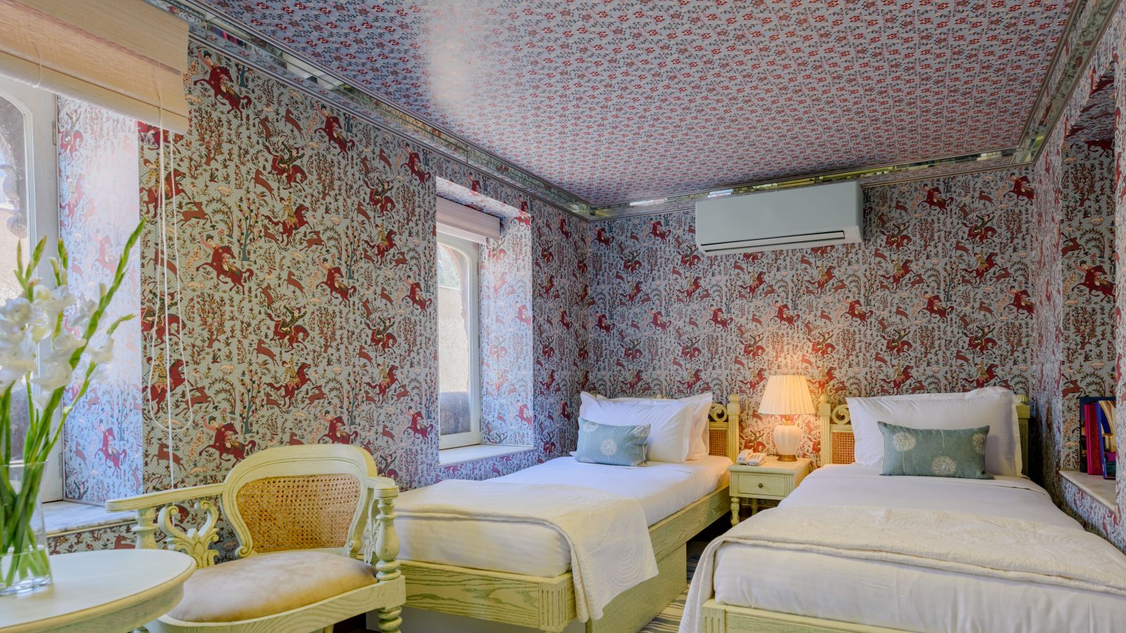 Deluxe rooms in Surya Haveli Jaipur