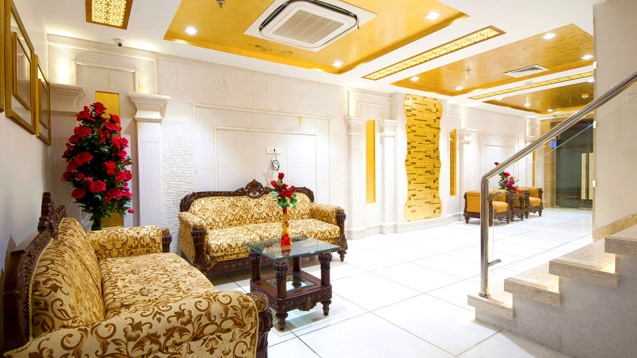 Hotel Swaran Palace, Karol Bagh, New Delhi New Delhi lobby old 4 Hotel Swaran Palace Karol Bagh New Delhi