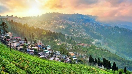 darjeeling-rain-clouds-sunset