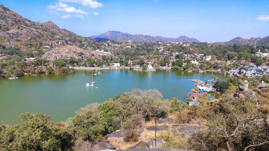 A view of Lake Pichola, one of the most romantic places in Udaipur