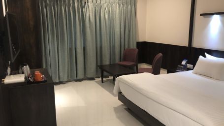 Deluxe Room 2