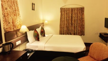 Mountain Retreat Resort in Ooty Hotel Room 4