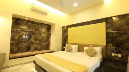 King Size bed in the Friends and Family Pent House Duplex, at ZARA’s Resort, Khandala