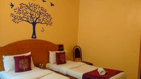 Budget Hotel in Pune near Pune Railway Station, Hotel Suraj AC Rooms