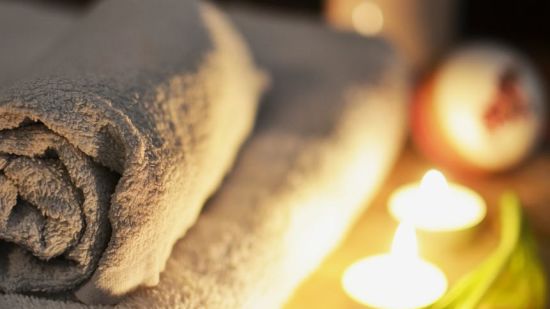 towels with tealight candles