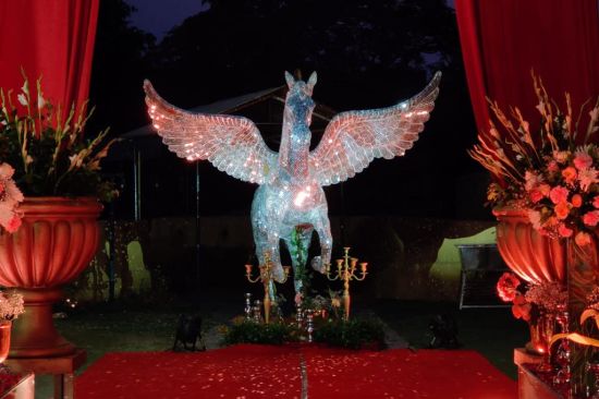 alt-text a horse with wings centre piece for a wedding - heritage village resorts & spa, Manesar
