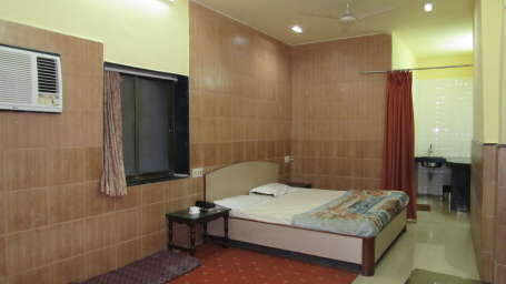 Deluxe AC Rooms Rajdoot Residency Mumbai 10