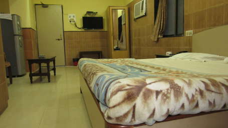 Deluxe AC Rooms Rajdoot Residency Mumbai 6