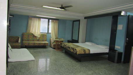 Deluxe non AC Rooms Rajdoot Hotel Mumbai 4