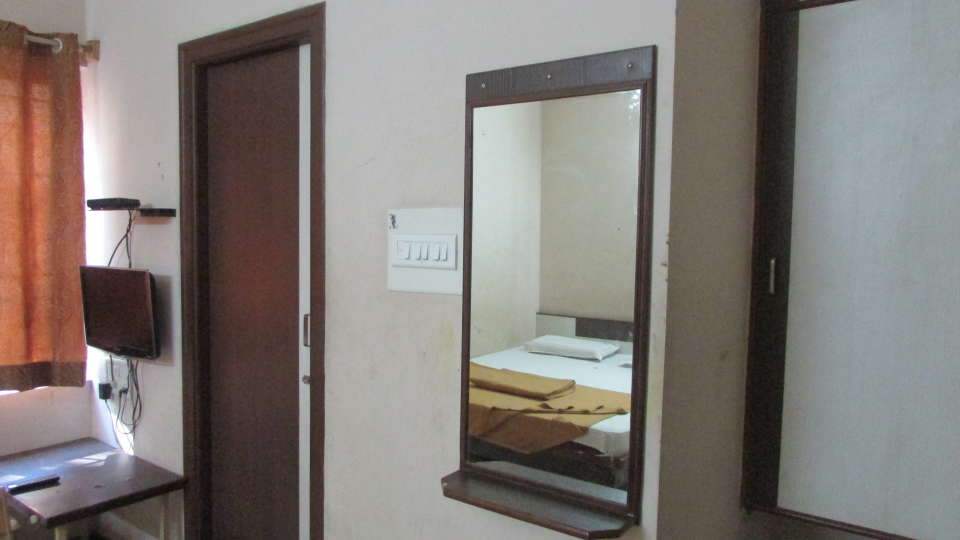 Hotel Shiv Ganesh Comforts, Bangalore Bangalore 3-bed room hotel shiv ganesh comforts bangalore 11