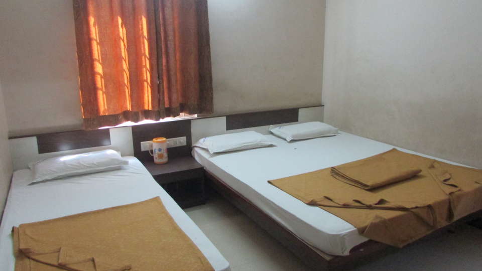 Hotel Shiv Ganesh Comforts, Bangalore Bangalore 3-bed room hotel shiv ganesh comforts bangalore 1