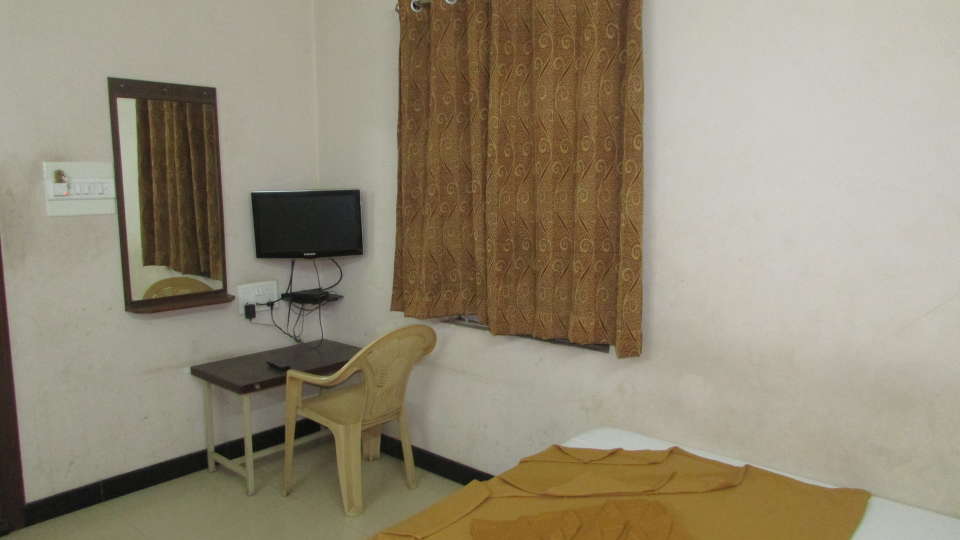 Hotel Shiv Ganesh Comforts, Bangalore Bangalore 4-bed room hotel shiv ganesh comforts bangalore 10