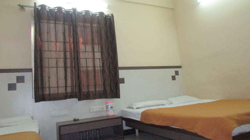 Hotel Shiv Ganesh Comforts, Bangalore Bangalore 4-bed room hotel shiv ganesh comforts bangalore 18