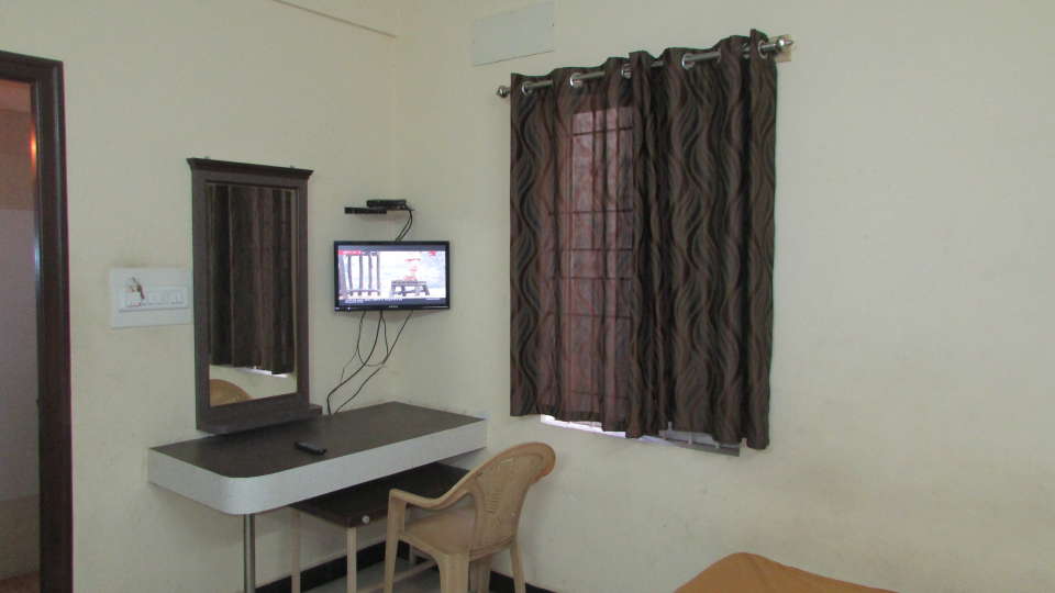 Hotel Shiv Ganesh Comforts, Bangalore Bangalore 4-bed room hotel shiv ganesh comforts bangalore 21