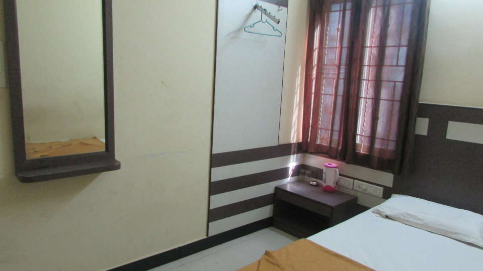 Hotel Shiv Ganesh Comforts, Bangalore Bangalore double rooms hotel shiv ganesh comforts bangalore 4