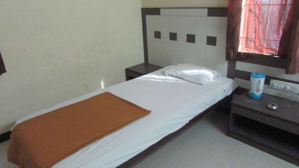 Hotel Shiv Ganesh Comforts, Bangalore Bangalore single rooms hotel shiv ganesh comforts bangalore 3