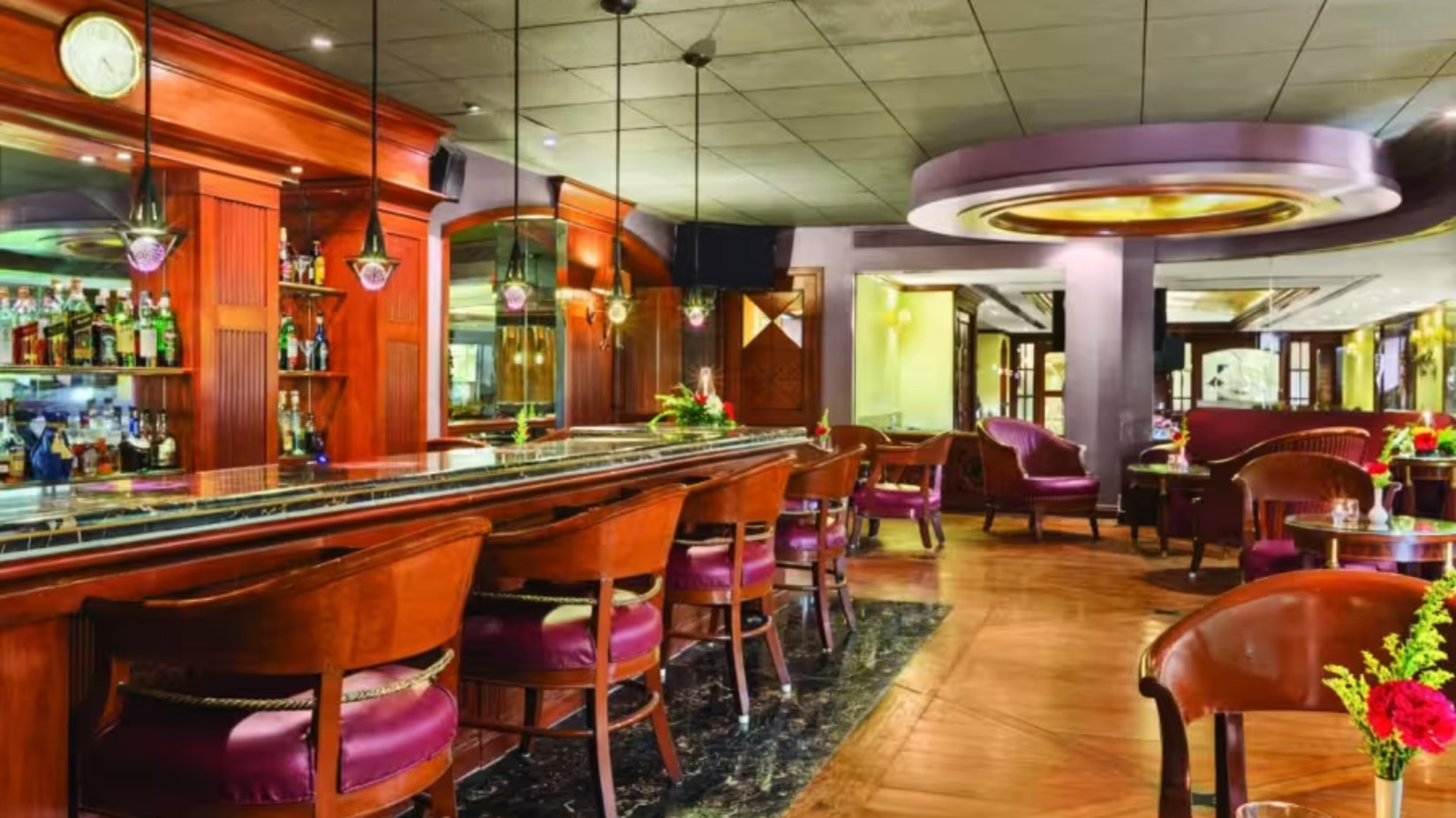 Bar at Hotel Ramada Plaza Palm Grove Juhu Beach Mumbai, Best Bars in Juhu Mumbai