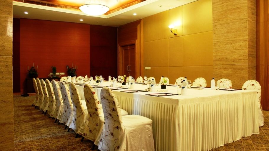 boardroom seating - chancery meeting room in mumbai at the orchid hotel