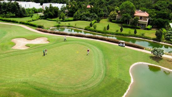 alt-text Karma Lakelands - Golf Course - Gurgaon - 3