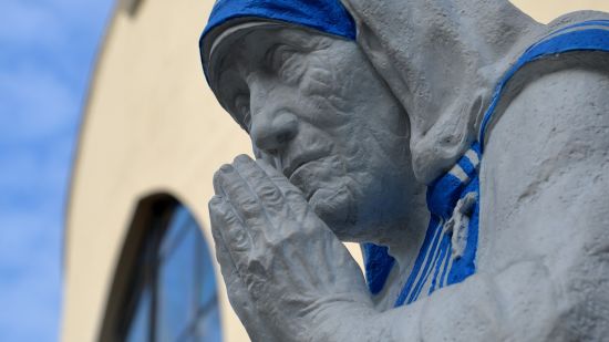 a statue of Mother Teresa