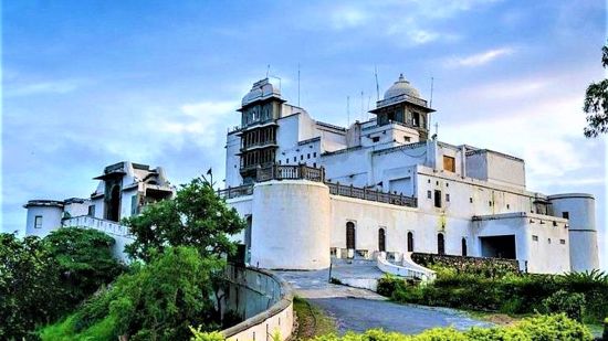 sajjangarh-palace-udaipur-udaipurian