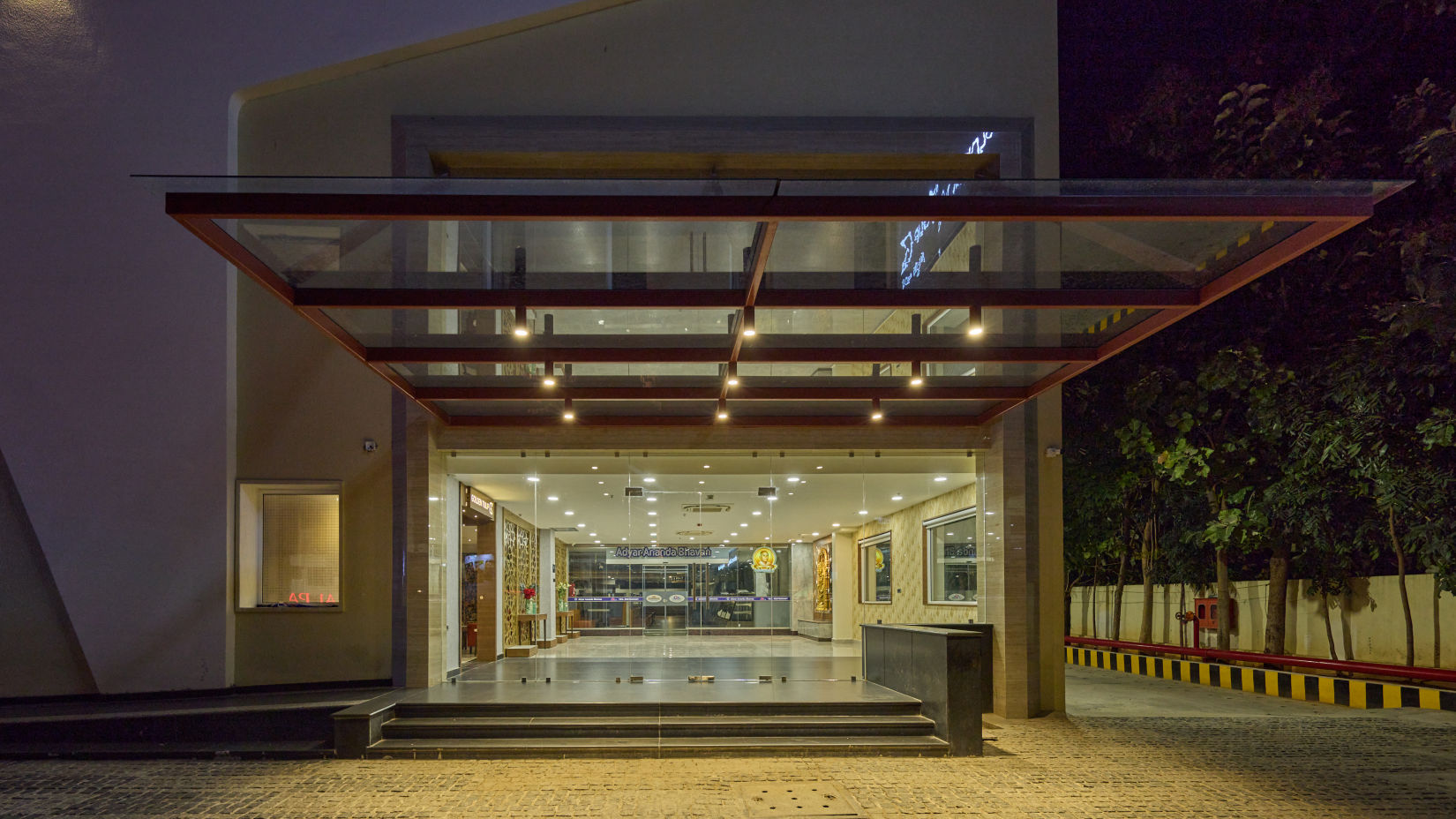 the entrance of the hotel - Golden Tulip, Tirupati