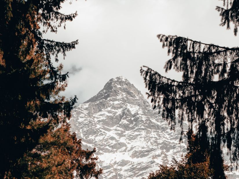 Majestic mountain during Manali snowfall time