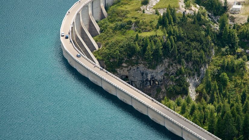 Aerial close view of the dam. 