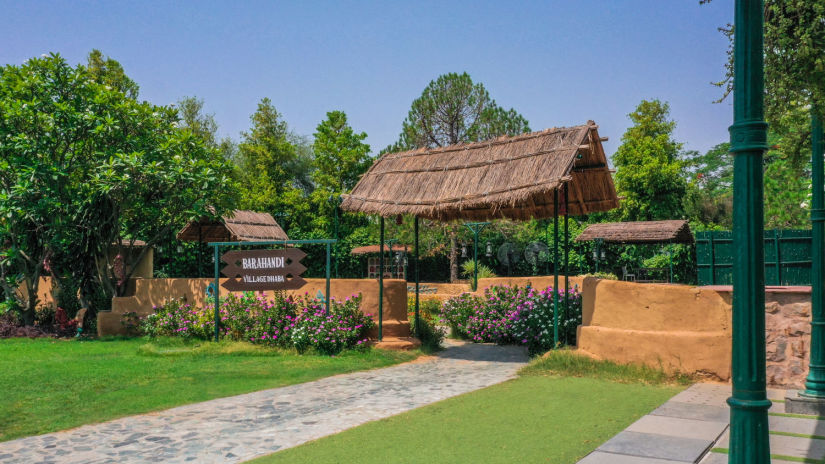 the exterior facade of Baradari, a dhaba-style restaurant near Gurgaon 2