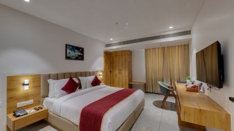 Side view of Deluxe room at Comfort Inn Sapphire, Chandkheda.