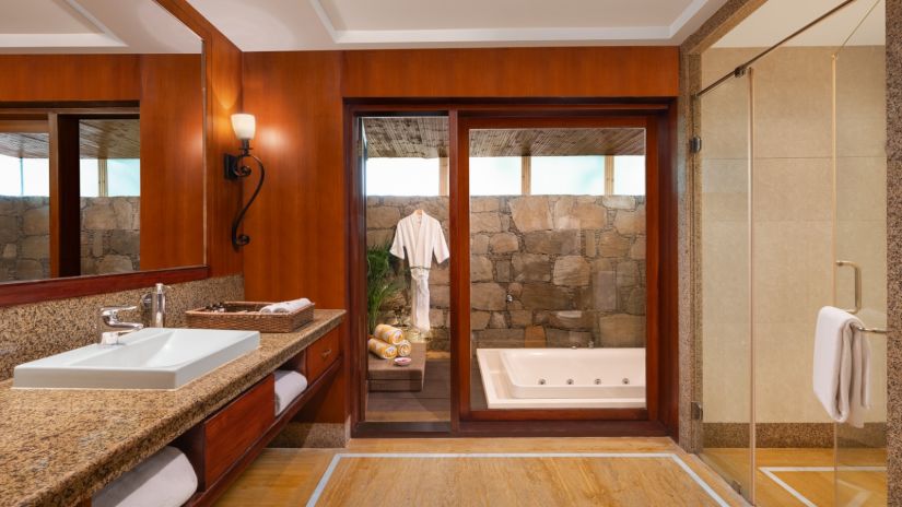 Premium cottage with Jacuzzi Washroom