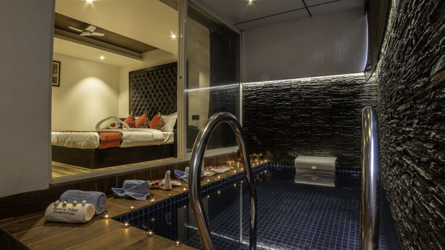 Clarks hotel diva deals