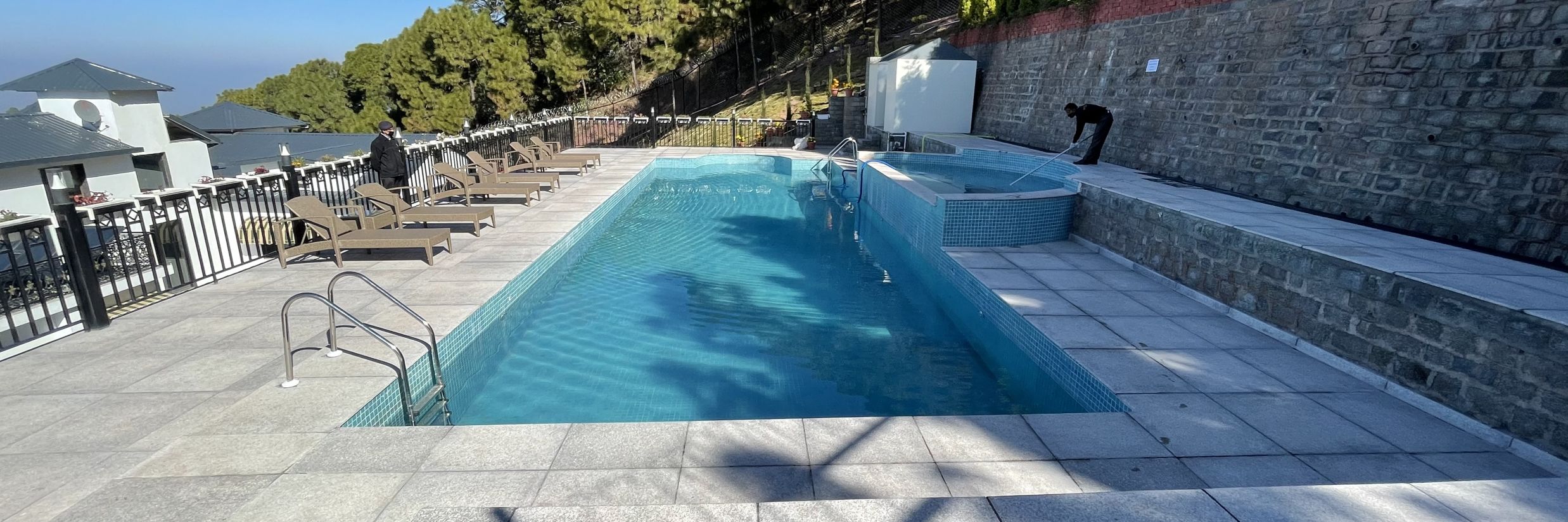 Rosetum Kasauli - Swimming pool at the terrace