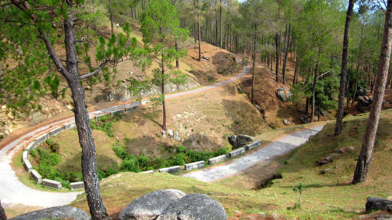 The Bungalows Lake Side, Naukuchiatal Naukuchiatal 1280px-Sarna Garden road  Ranikhet