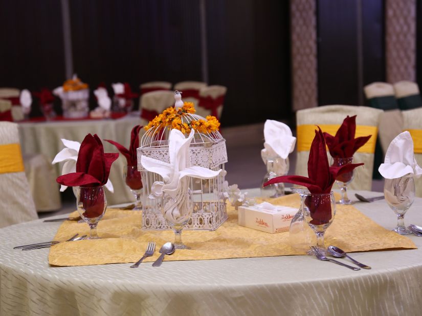 banquet-hall-5120994 1920