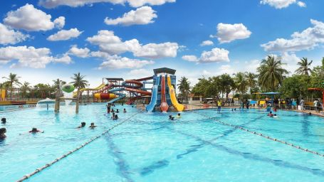 water park with slides at MGM Dizzee World